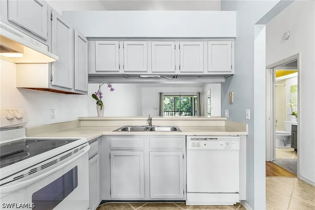 5857 Rattlesnake Hamm Road Naples FL 34113