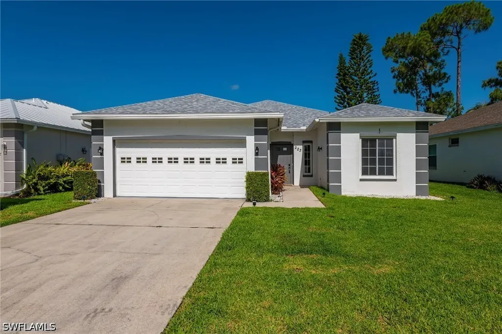 223 Stanhope Circle Naples FL 34104