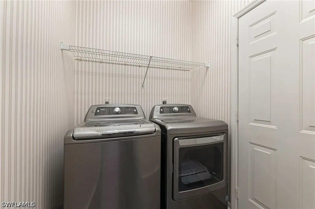 223 Stanhope Circle Naples FL 34104