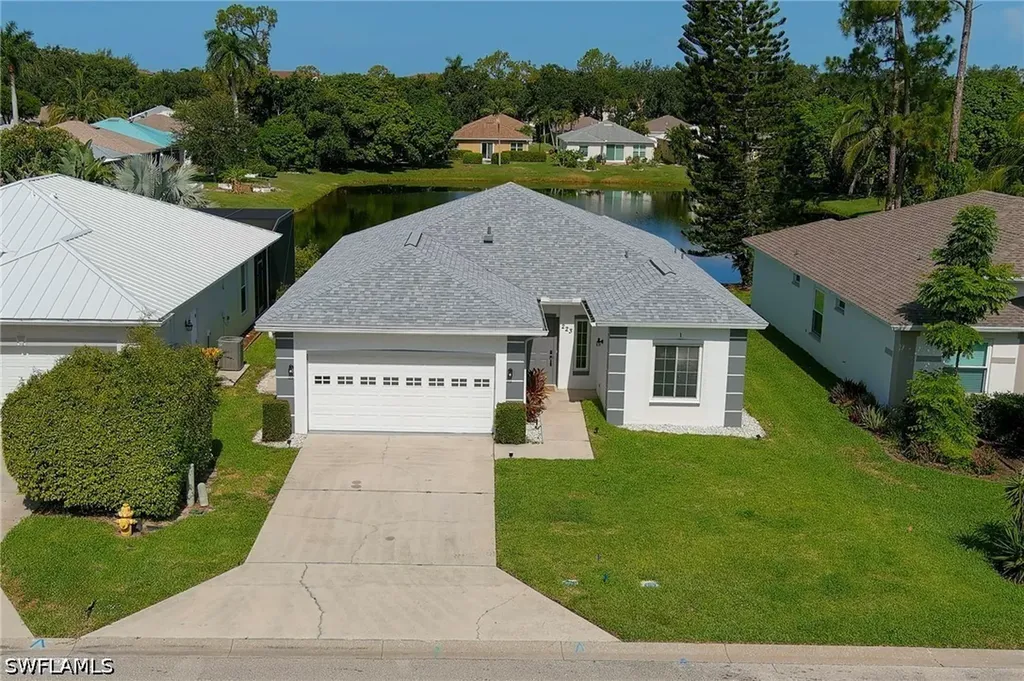 223 Stanhope Circle Naples FL 34104