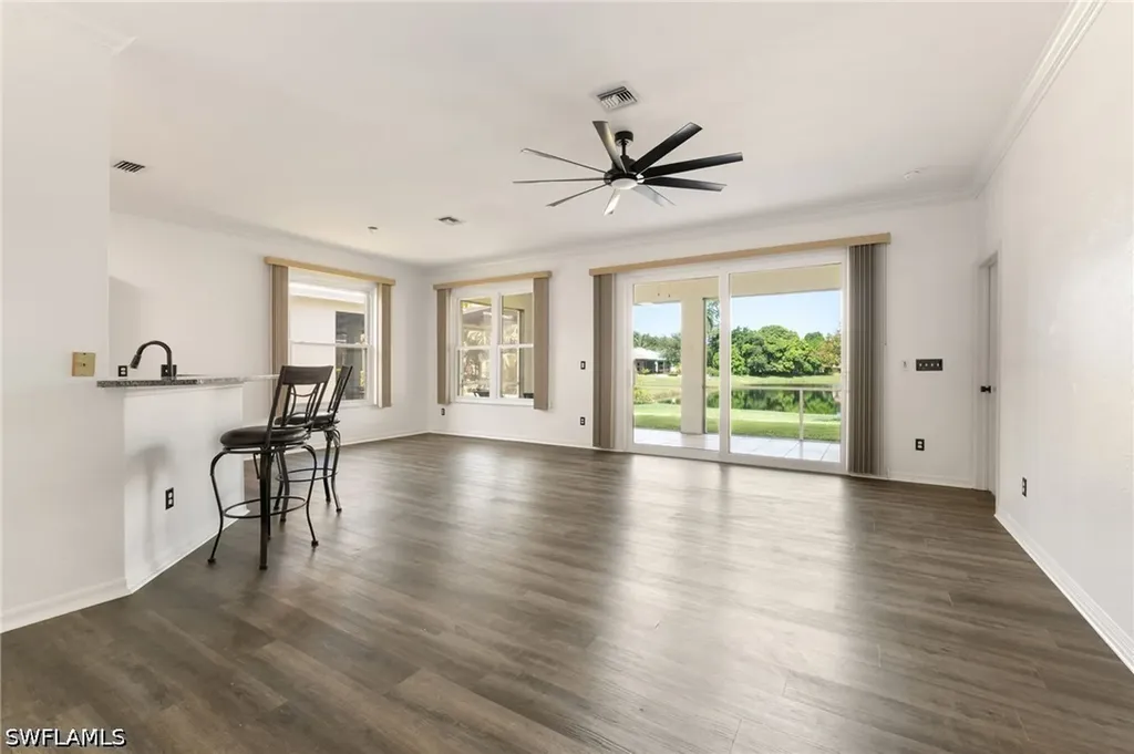 223 Stanhope Circle Naples FL 34104