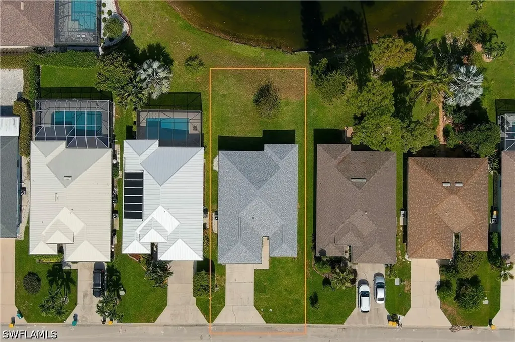 223 Stanhope Circle Naples FL 34104