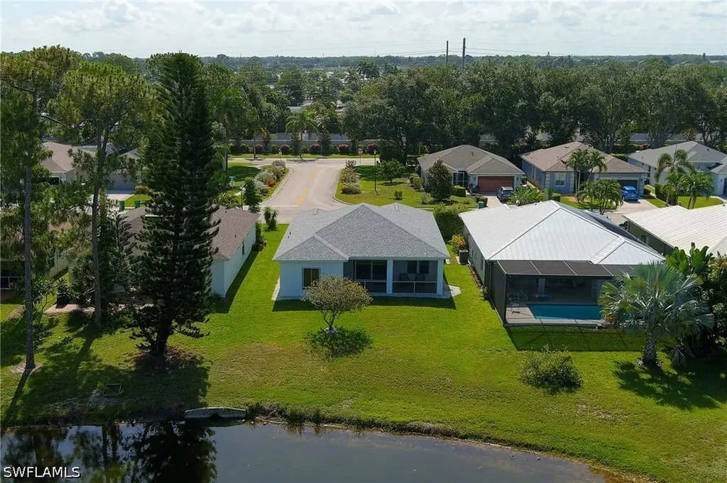 223 Stanhope Circle Naples FL 34104