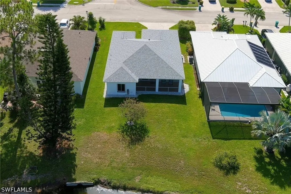 223 Stanhope Circle Naples FL 34104
