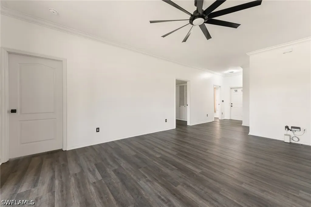 223 Stanhope Circle Naples FL 34104