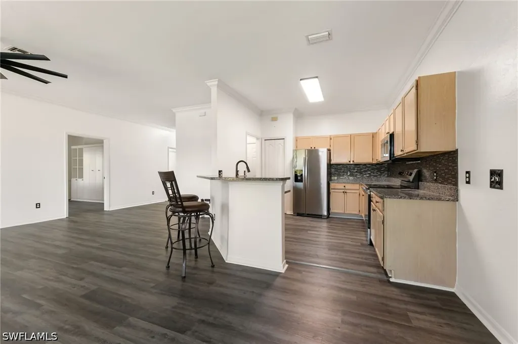 223 Stanhope Circle Naples FL 34104