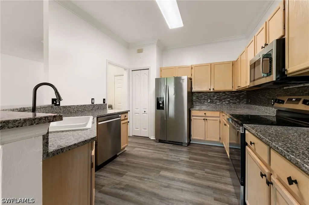 223 Stanhope Circle Naples FL 34104
