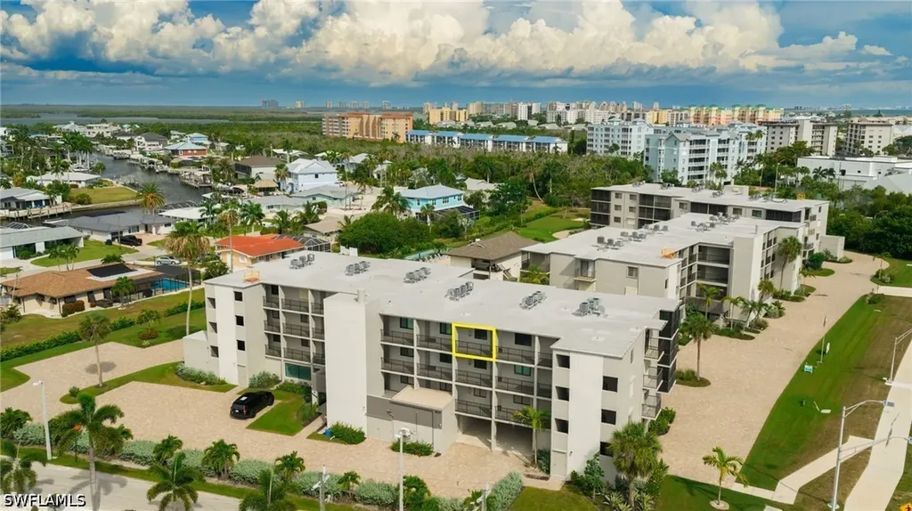 Fort Myers Beach FL, 6645 Estero Boulevard, Unit 305