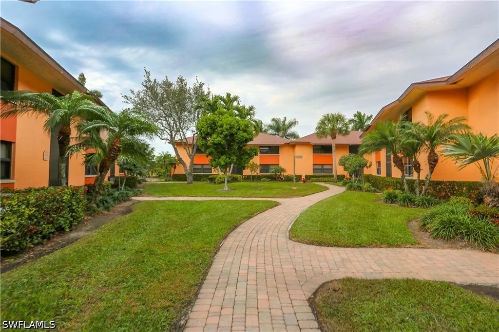 1522 Mainsail Drive Naples FL 34114