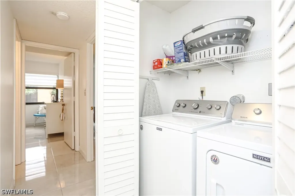 1522 Mainsail Drive Naples FL 34114
