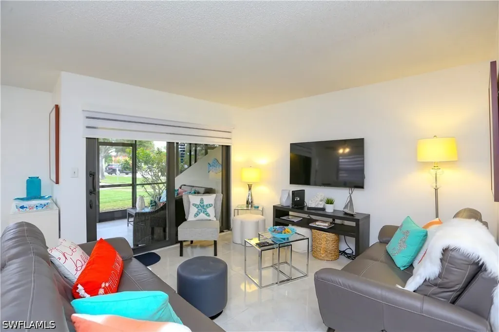 1522 Mainsail Drive Naples FL 34114
