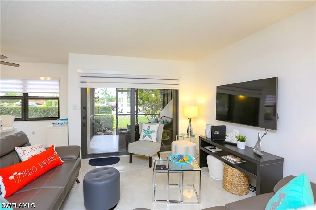 1522 Mainsail Drive Naples FL 34114