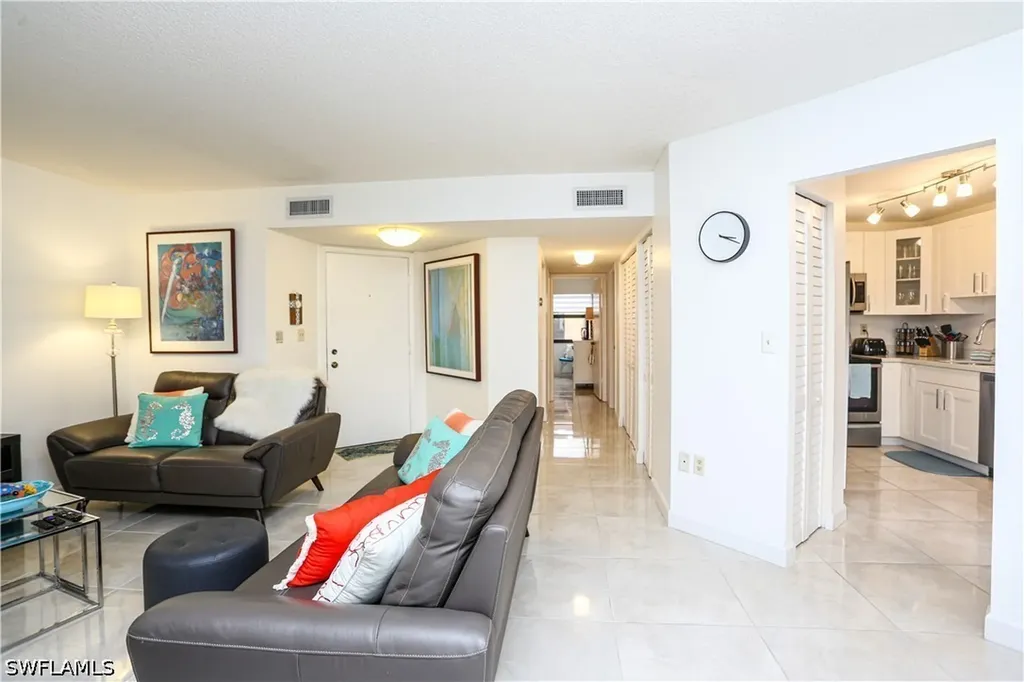 1522 Mainsail Drive Naples FL 34114
