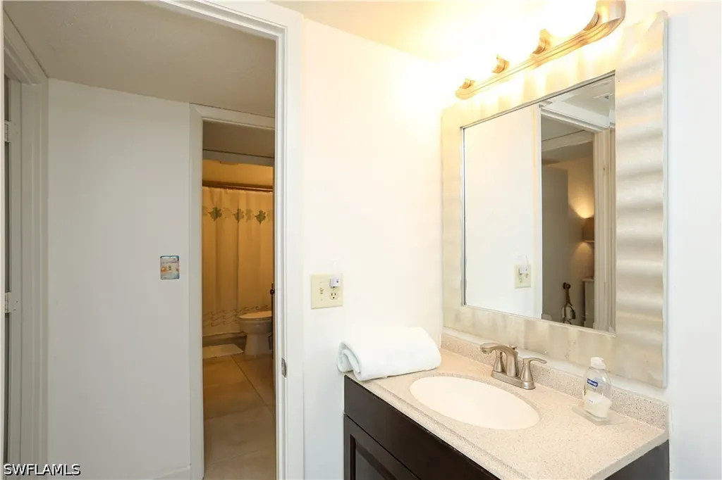 1522 Mainsail Drive Naples FL 34114