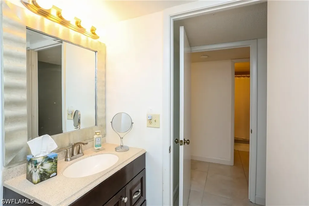 1522 Mainsail Drive Naples FL 34114