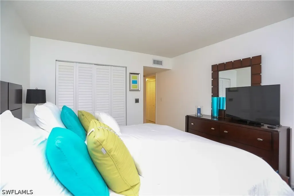 1522 Mainsail Drive Naples FL 34114