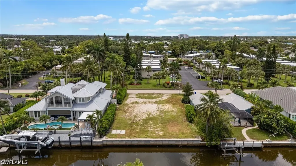 1530 Sandpiper Street Naples FL 34102