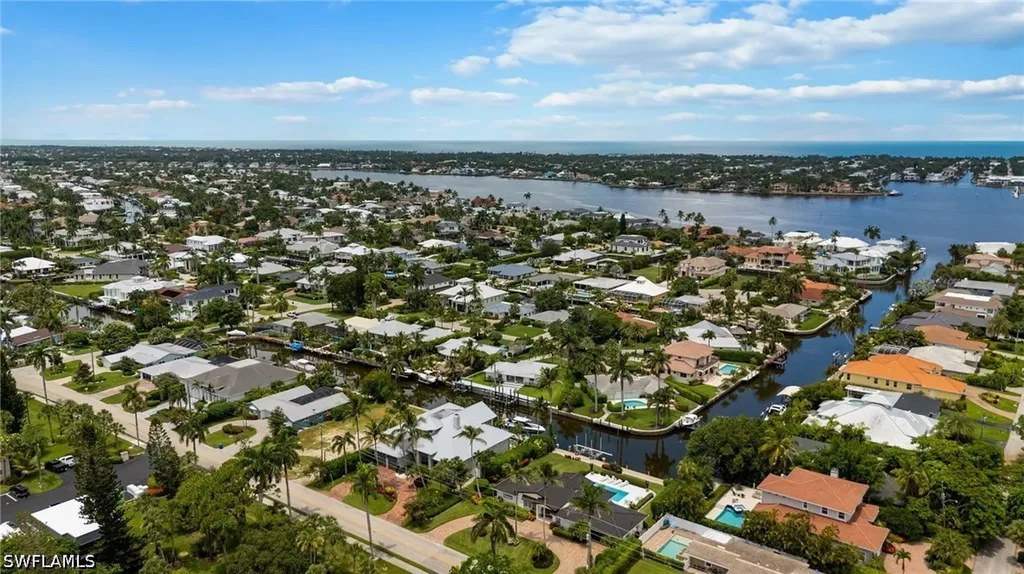 1530 Sandpiper Street Naples FL 34102