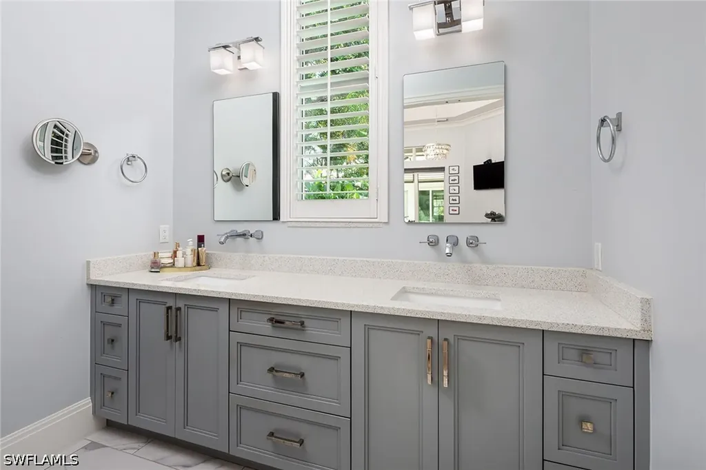 2036 Laguna Way Naples FL 34109