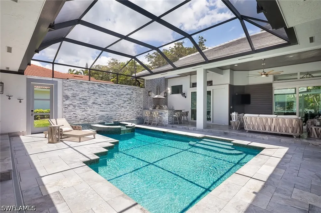 2036 Laguna Way Naples FL 34109