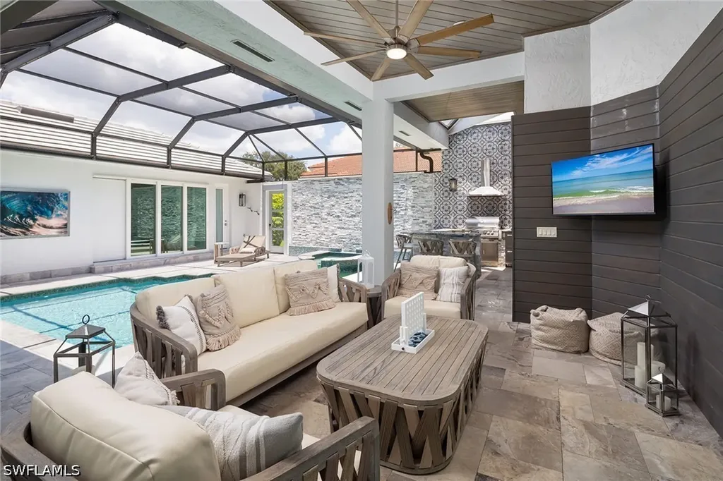 2036 Laguna Way Naples FL 34109