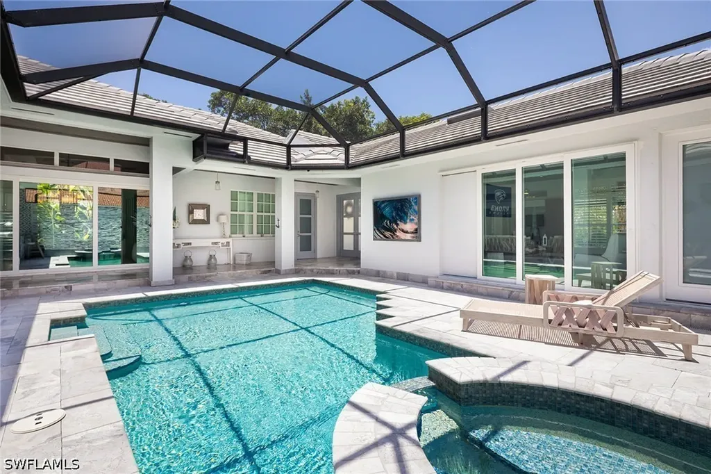 2036 Laguna Way Naples FL 34109