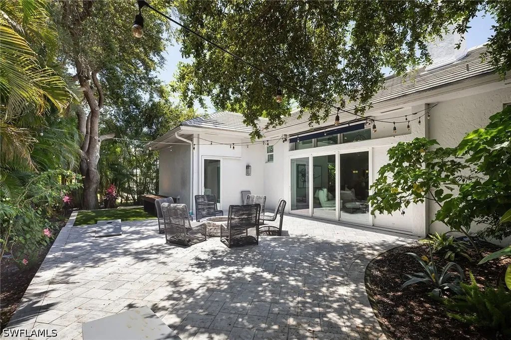 2036 Laguna Way Naples FL 34109