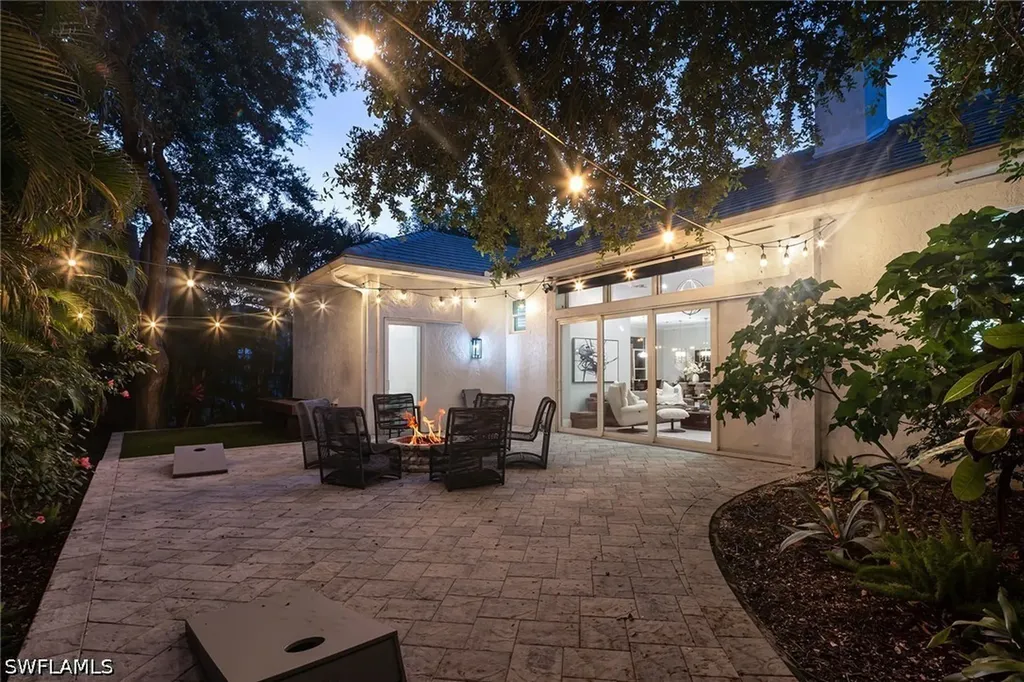 2036 Laguna Way Naples FL 34109