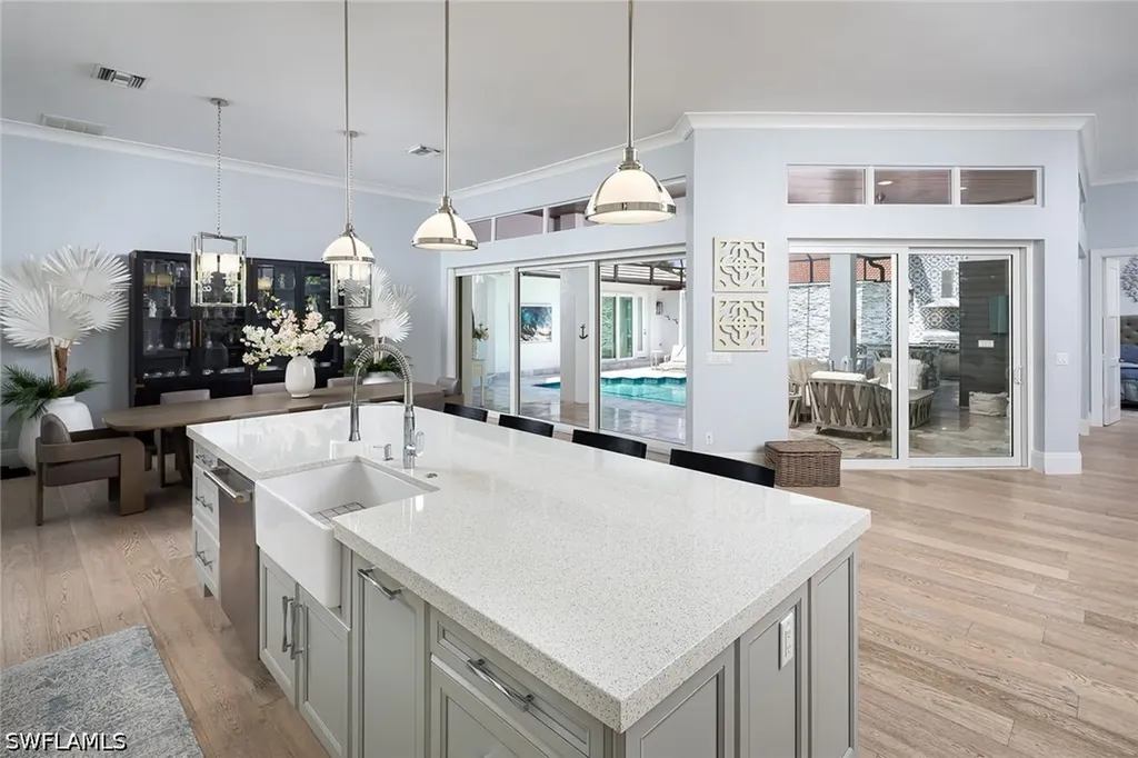 2036 Laguna Way Naples FL 34109