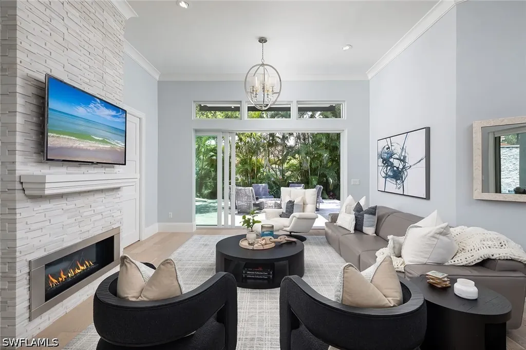 2036 Laguna Way Naples FL 34109