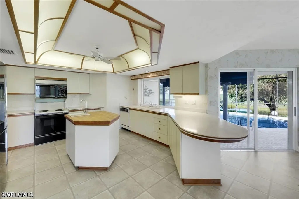 2227 Regal Way Naples FL 34110