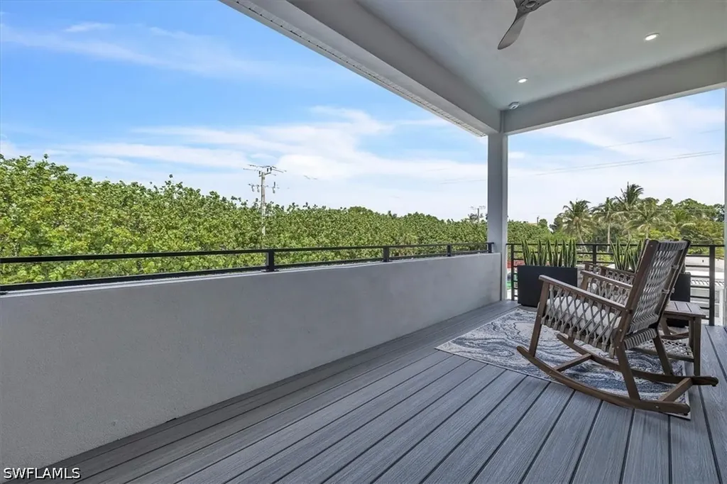 1009 29th Avenue N Naples FL 34103