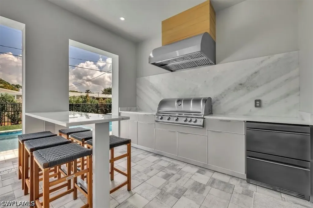 1009 29th Avenue N Naples FL 34103