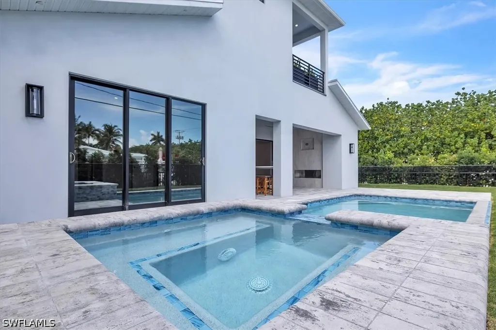 1009 29th Avenue N Naples FL 34103