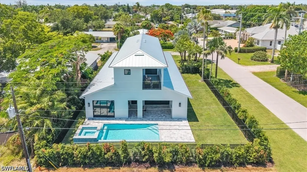 1009 29th Avenue N Naples FL 34103
