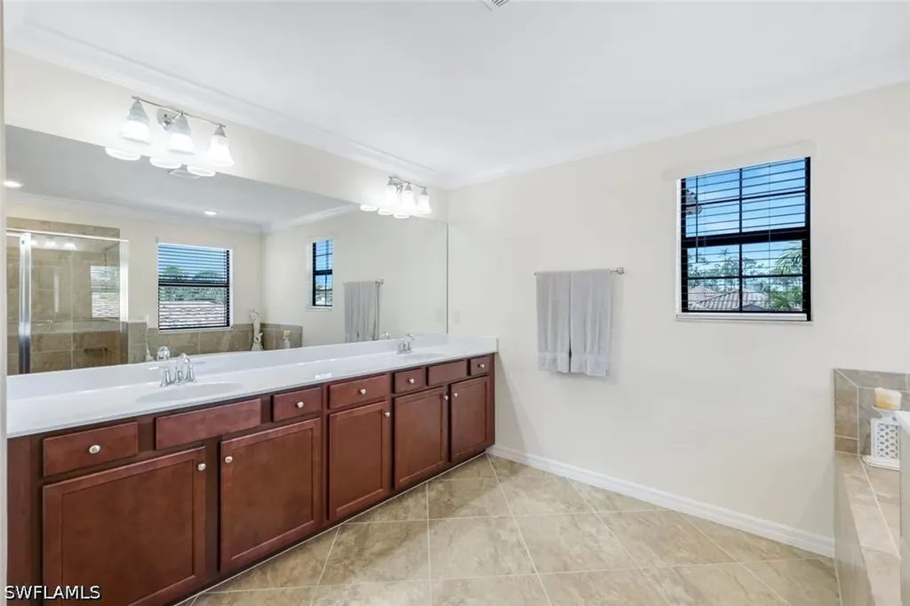 9250 Shadow Oak Lane Naples FL 34120