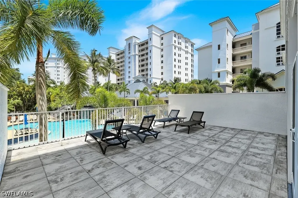 460 Launch Circle Naples FL 34108