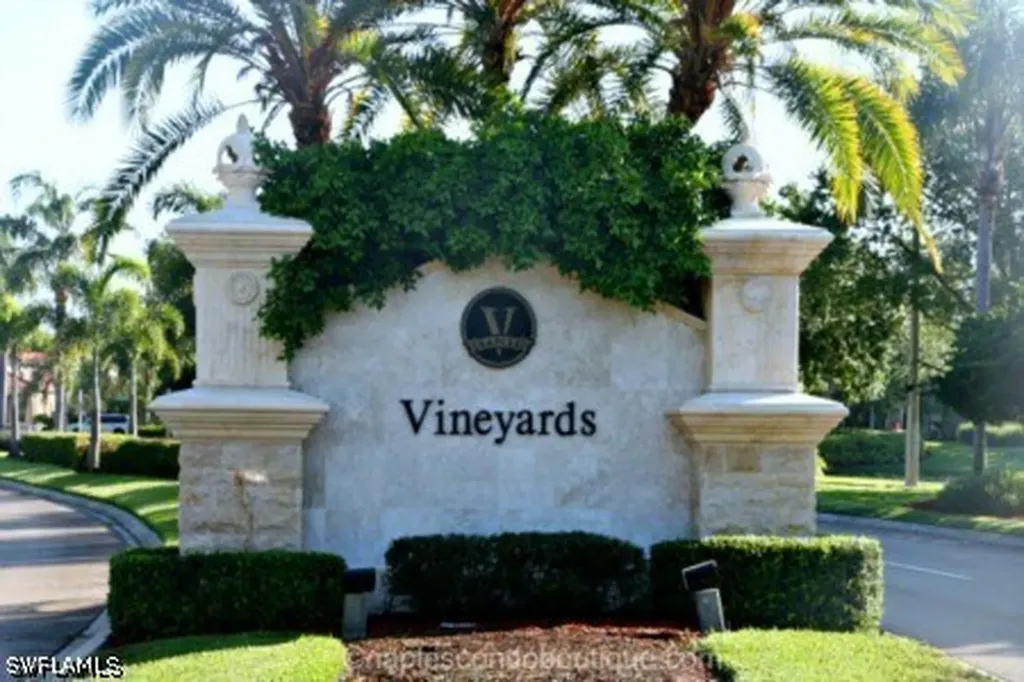 128 Livermore Lane Naples FL 34119
