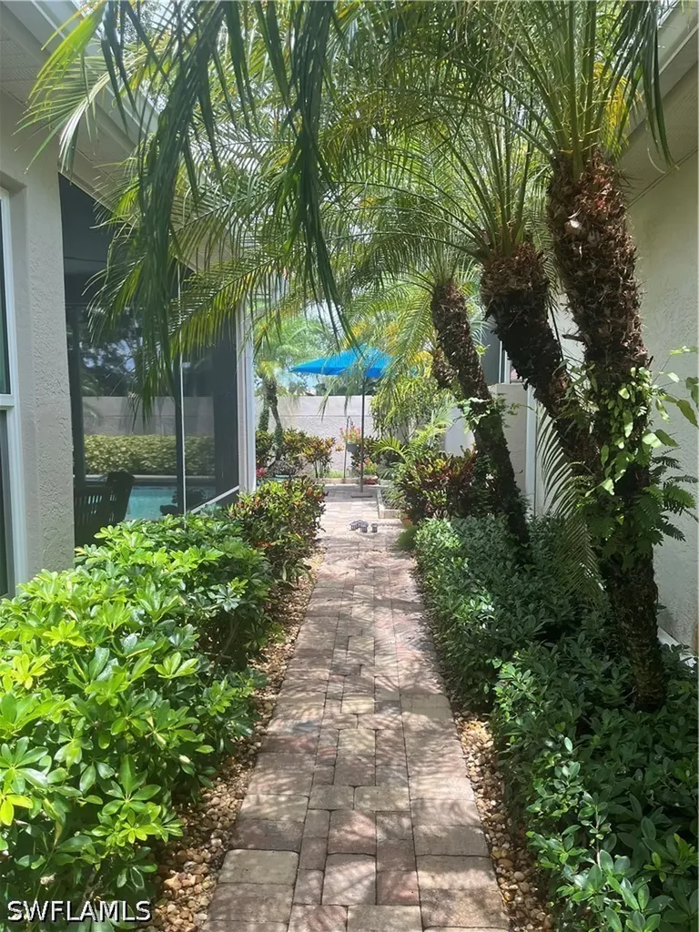 128 Livermore Lane Naples FL 34119