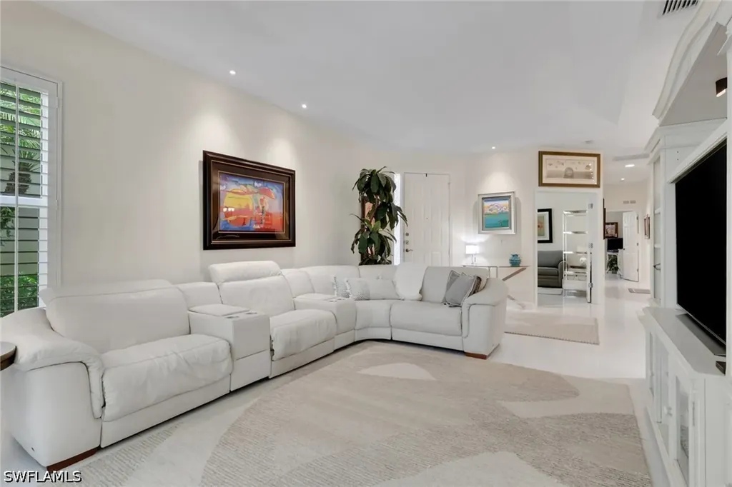 128 Livermore Lane Naples FL 34119