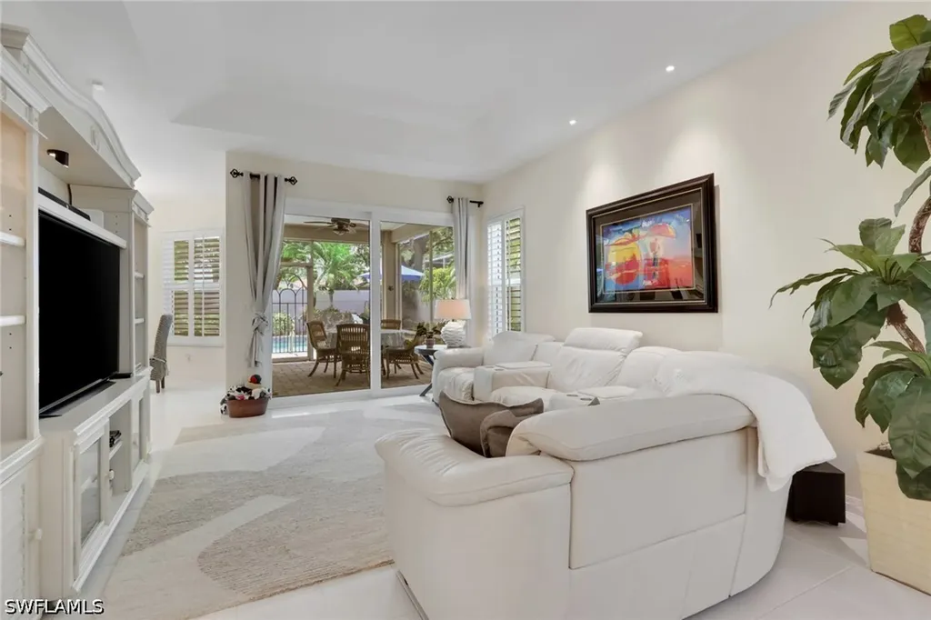 128 Livermore Lane Naples FL 34119
