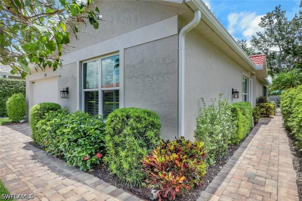 128 Livermore Lane Naples FL 34119