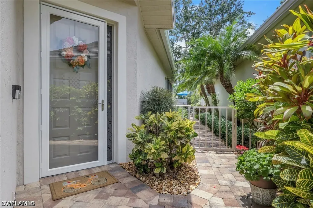 128 Livermore Lane Naples FL 34119