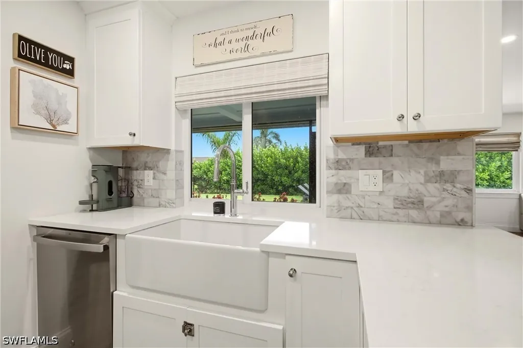 9690 Sussex Street Naples FL 34109