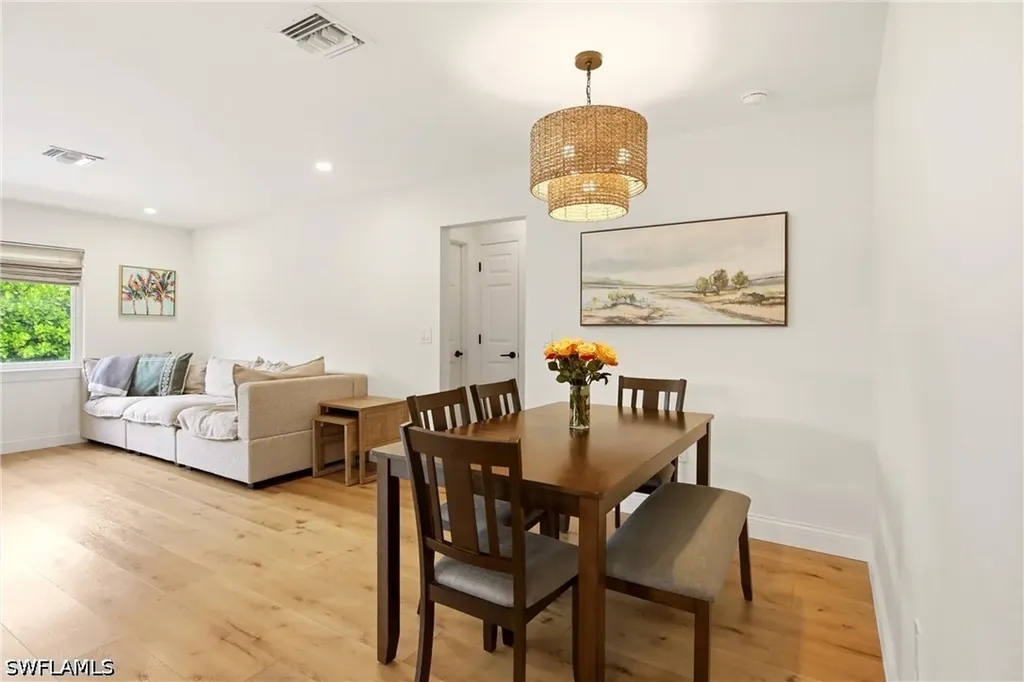 9690 Sussex Street Naples FL 34109