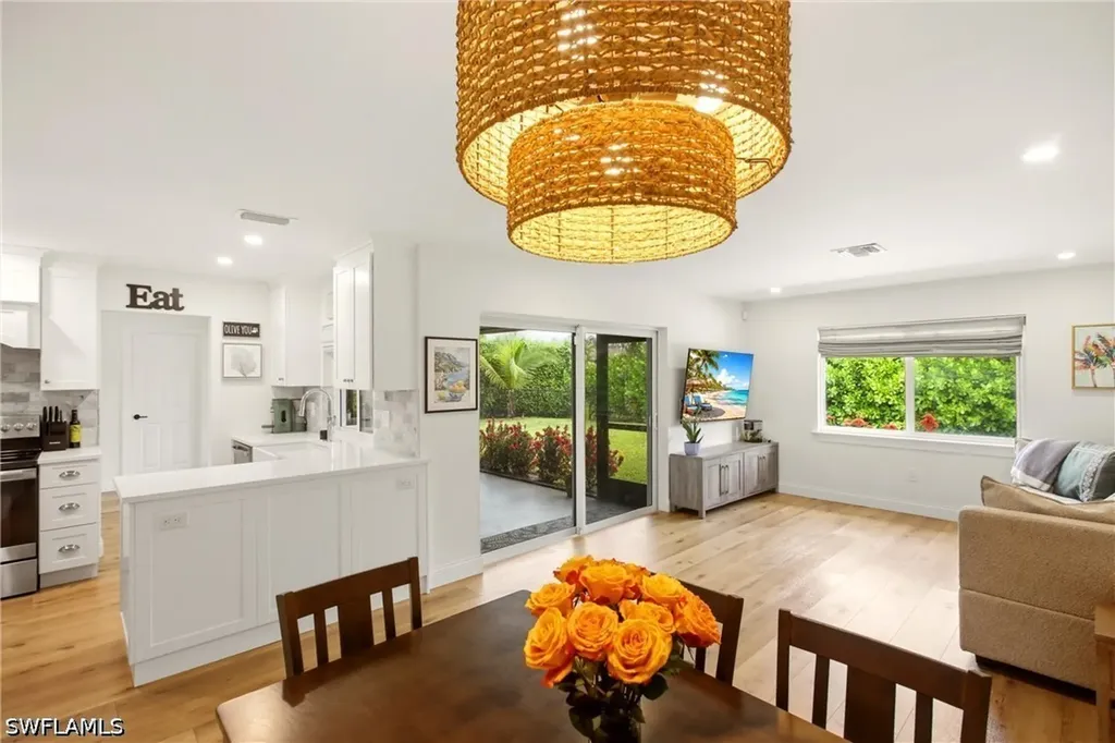 9690 Sussex Street Naples FL 34109
