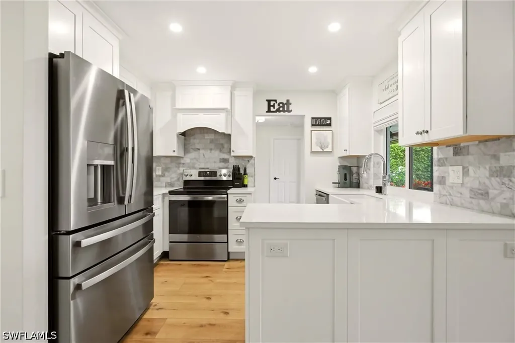 9690 Sussex Street Naples FL 34109