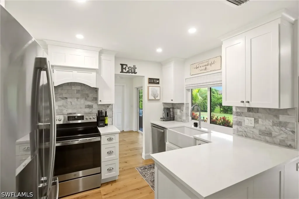9690 Sussex Street Naples FL 34109