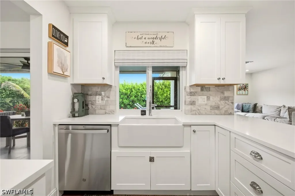 9690 Sussex Street Naples FL 34109