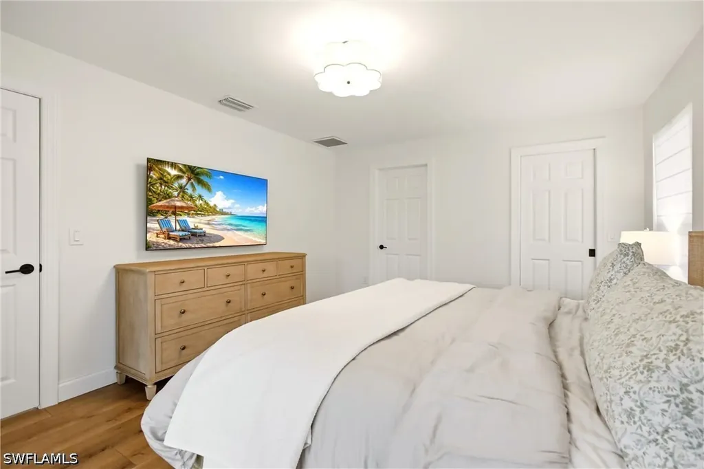 9690 Sussex Street Naples FL 34109